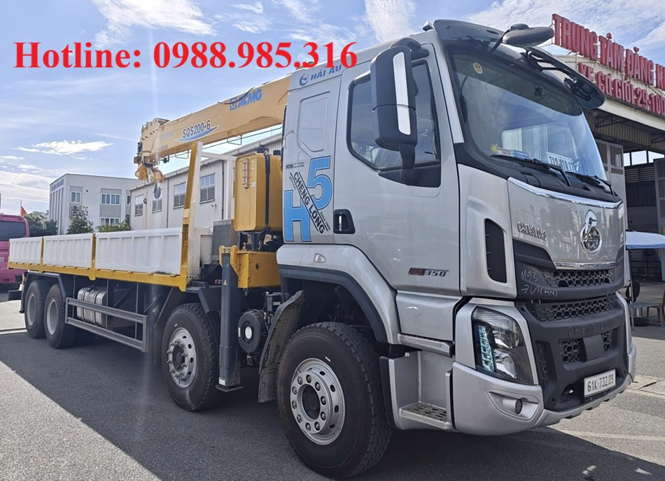  xe tải thùng gắn cẩu 8 tấn